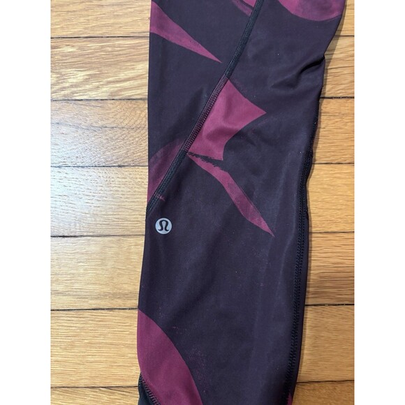 Lululemon Size 6 All Sport 25" Crop Legging Purple and Black - Picture 4 of 5
